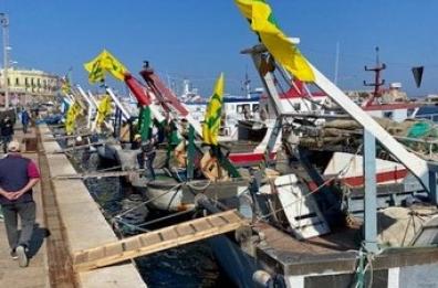 I pescatori gallipolini protestano contro lo stop della pesca a strascico