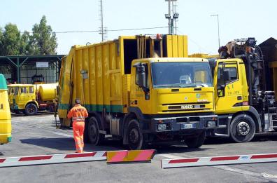 Amiu, stipendi pagati: a Taranto revocata l’assemblea
