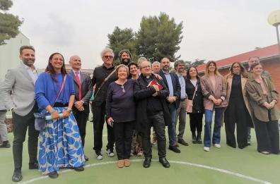 Taranto, il rione Tamburi ha un nuovo parco giochi, grazie a un'idea di Niccolò Fabi