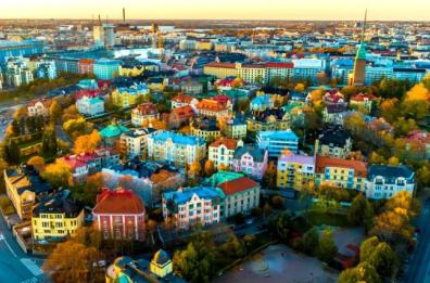Helsinki, crolla ponte pedonale: 27 feriti, molti sono bambini