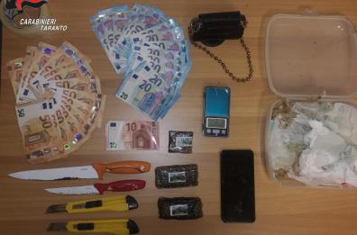 Nascondeva droga e soldi nella propria abitazione, arrestato 27enne nel Tarantino