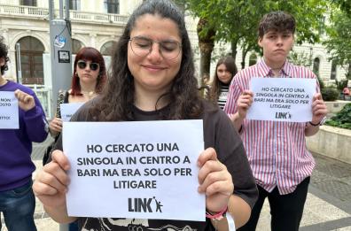 Caro affitti a Bari, gli studenti incontrano Lacoppola: il presidio davanti al Comune