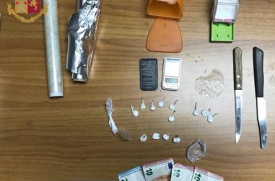 Taranto, piazza di spaccio nella città vecchia: 38enne in manette