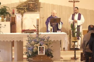 Torremaggiore, parla l'avvocato di Tefta: «Taulant ha premeditato la mattanza». Il parroco ai funerali di De Santis invoca il silenzio