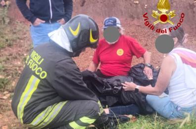 Torre del Serpe, turista francese si rompe una gamba: salvata dai vvf