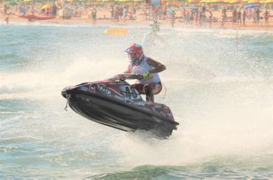 Torre Vado, incidente in moto d'acqua per un turista 21enne: trasportato in codice rosso all'ospedale