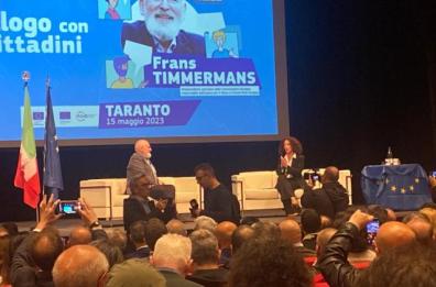 Timmermans a Taranto, Coldiretti sfila al grido: «Niente Europa senza agricoltura». L'incontro con Emiliano, il sindaco Melucci e l'Ad Dri Italia
