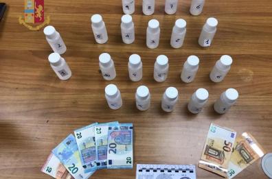Taranto, spaccia metadone davanti al Serd: 57enne ai domiciliari