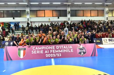 Pallamano femminile, la Jomi Salerno si laurea campione d'Italia: a guidarla è un tecnico pugliese 