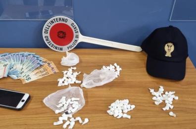Barletta, ventenne in possesso di 100 dosi di cocaina: arrestato