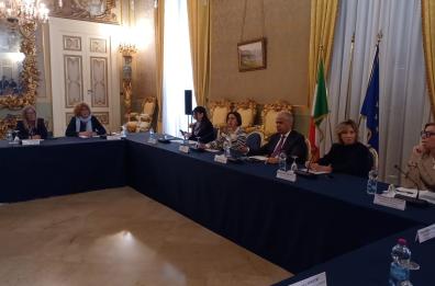 Sicurezza pubblica, contrasto a droga e criminalità: Ministro Piantedosi a Bari. Decaro annuncia 140 nuovi agenti e 200 telecamere
