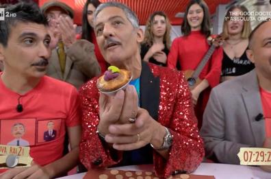Il pasticciotto leccese in diretta a «Viva Rai 2»: i Boomdabash ne donano un vassoio a Fiorello