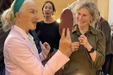 Lecce, alla chiusura della mostra dell'Artigianato a sorpresa arriva Helen Mirren