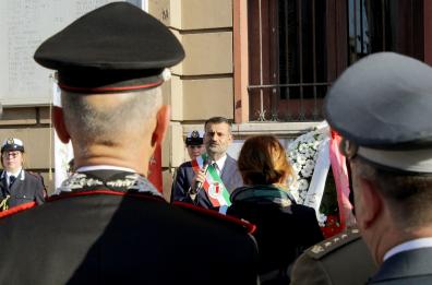 Strage di Capaci, davanti Palazzo di Città a Bari il minuto di silenzio del sindaco Decaro 