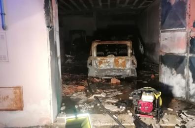 San Pancrazio, scoppia l'incendio in garage, auto distrutta dal fuoco
