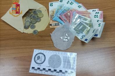 Taranto, 40enne trovato con sei dosi di cocaina negli slip: arrestato