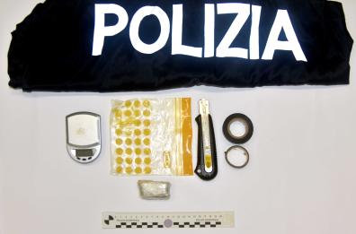 Matera, in casa quasi 29 grammi di hascisc: obbligo di dimora