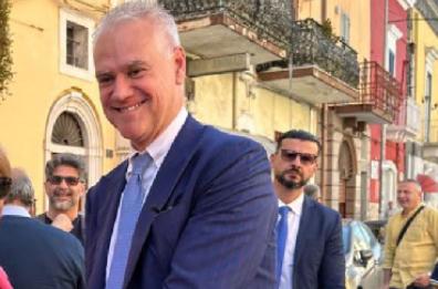 Il ministro Zangrillo a Valenzano: «La vera politica è vicina ai territori»