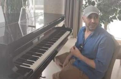 L'attore Checco Zalone in vacanza  in terra jonica