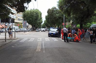 Lecce, donna investita  in via Cavallotti mentre attraversa sulle strisce
