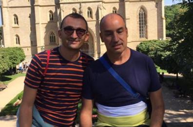 «Per solidarietà al mio compagno mi sposerò bendato, così sarò cieco anch'io», l'avventura della coppia leccese