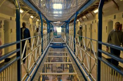 «Rinchiusi nelle carceri gli scarti della società»: viaggio negli istituti penitenziari italiani e pugliesi