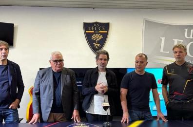 Il direttore tecnico del Lecce Corvino riceve la cittadinanza onoraria