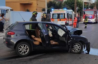 Brindisi, l'auto sbanda e finisce contro un muro: feriti due ragazzi