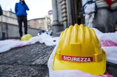 Incidenti e morti sul lavoro: privatizzare i controlli? «Il governo sta sbagliando»