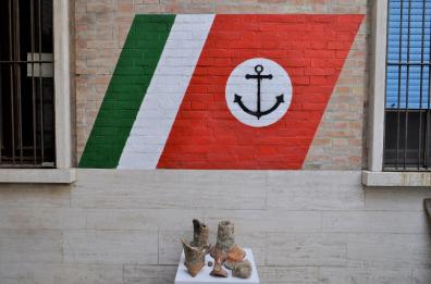 Margherita di Savoia, antiche anfore messe in salvo dalla Guardia costiera