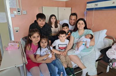 San Giovanni Rotondo, supermamma al suo settimo figlio: «Irresponsabili? No, felici»