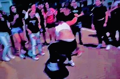 Cerignola, calci e pugni tra ragazze in un parco: il video &egrave; virale