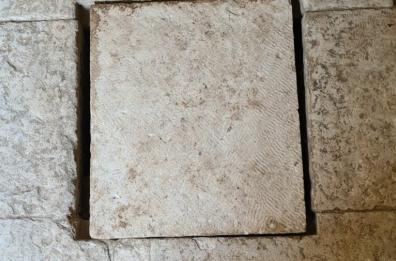Acquaviva, nella cappella della Madonna della Stella riemerge un'antica fossa mortuaria