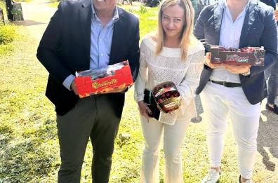 Sagra della Ciliegia Ferrovia di Turi, Giorgia Meloni stregata dall'oro rosso