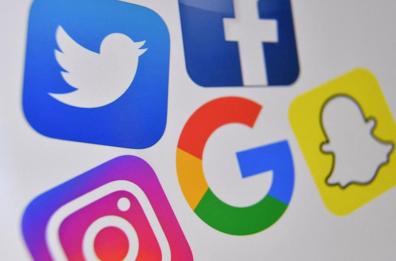 Gli algoritmi dei social: quando la tecnologia decide al posto nostro