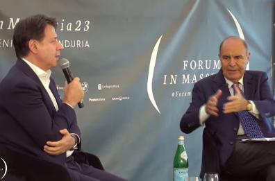 Il futuro dell'Italia: il presidente del M5S Conte dialoga con Vespa a Manduria