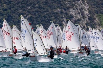 Manfredonia: oggi la regata in rosa di altura, in gara gli allievi della Gargano Sailing