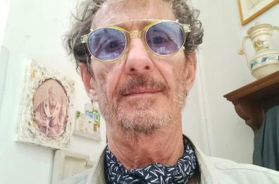 Dante Marmone «aggredito» in bici a Bari Vecchia: la denuncia sui social