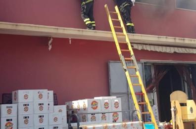 Incendio in supermercato nel Brindisino, non ci sono feriti