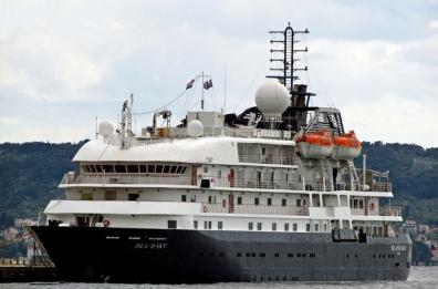 Crociere, a Taranto fa tappa la nave luxury Island Sky