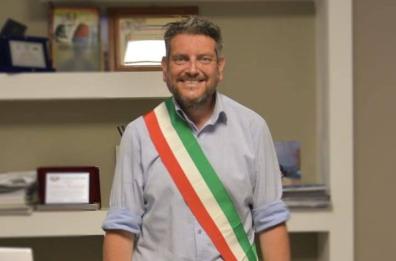 Tra i banchi di scuola per gli esami di Stato c'è anche il sindaco di Stornara
