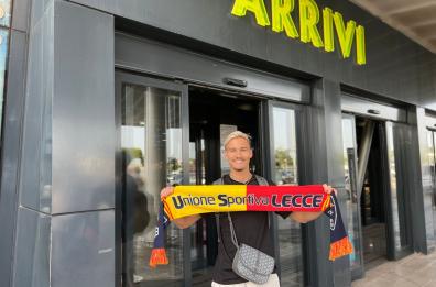 Lecce, il primo acquisto della stagione è l'esterno offensivo svedese Almqvist
