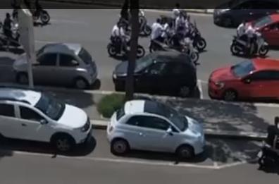 Bari, il corteo di moto per ricordare il 27enne morto a Japigia passa contromano vicino al carcere, a zig-zag fra le auto