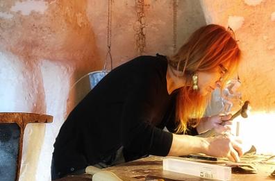 Matera: l’architetto che va oltre la moda, i gioielli-scultura di Milena L’Annunziata
