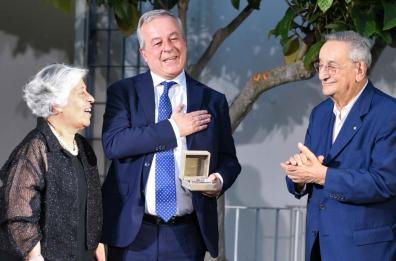 «Tumori nei bambini, anticorpi monoclonali un approccio efficace», a Putignano premio al prof. Locatelli