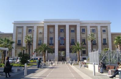 Bari, corde vocali paralizzate per errore: 10 anni in attesa di un risarcimento