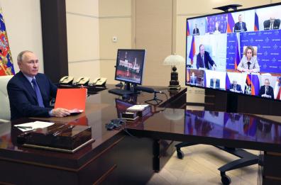 Putin, golpe e propaganda: i paradossi della crisi