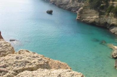 Santa Cesarea Terme, anziano turista scivola dalla scogliera: in ospedale