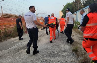Foggia, ragazzina si lancia dal ponte di via Manfredonia: trasportata d'urgenza in ospedale