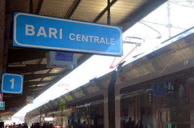 «Il treno diretto Napoli-Bari non servirà per il turismo»